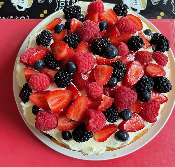 Berry Sponge cake with vegan cream topping